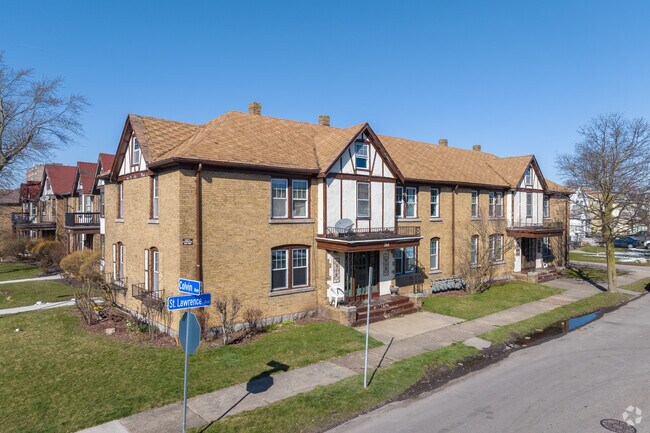 Building Photo - 566 Colvin Ave