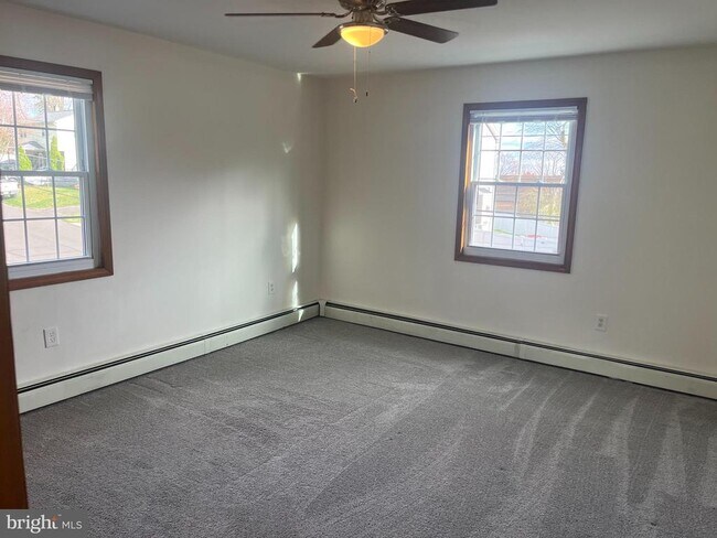 Building Photo - 1551 Fairview Ave