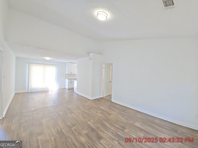 Foto del edificio - 121 Crystal Brook