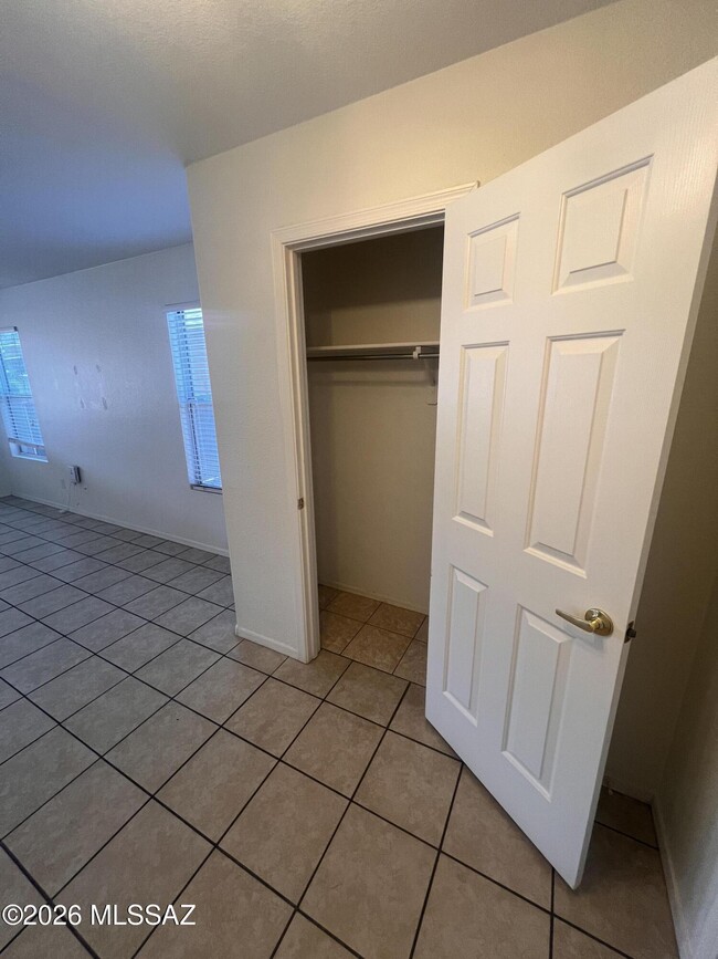 Building Photo - 6110 S Earp Wash Ln