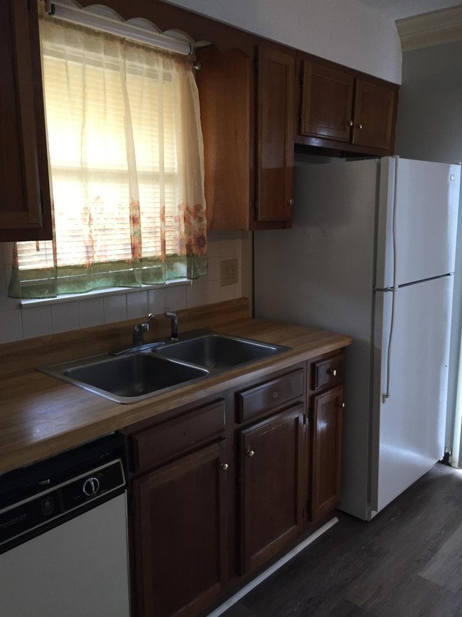 Foto del edificio - 9008 Creekside Ln NW
