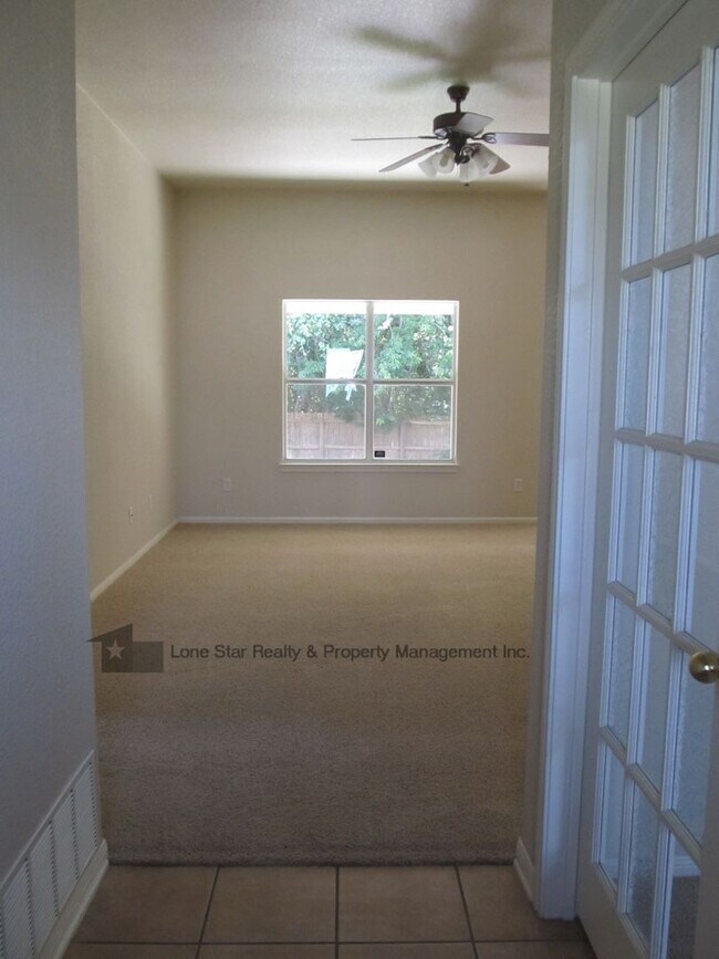Foto del edificio - 222 Nolan Ridge Dr