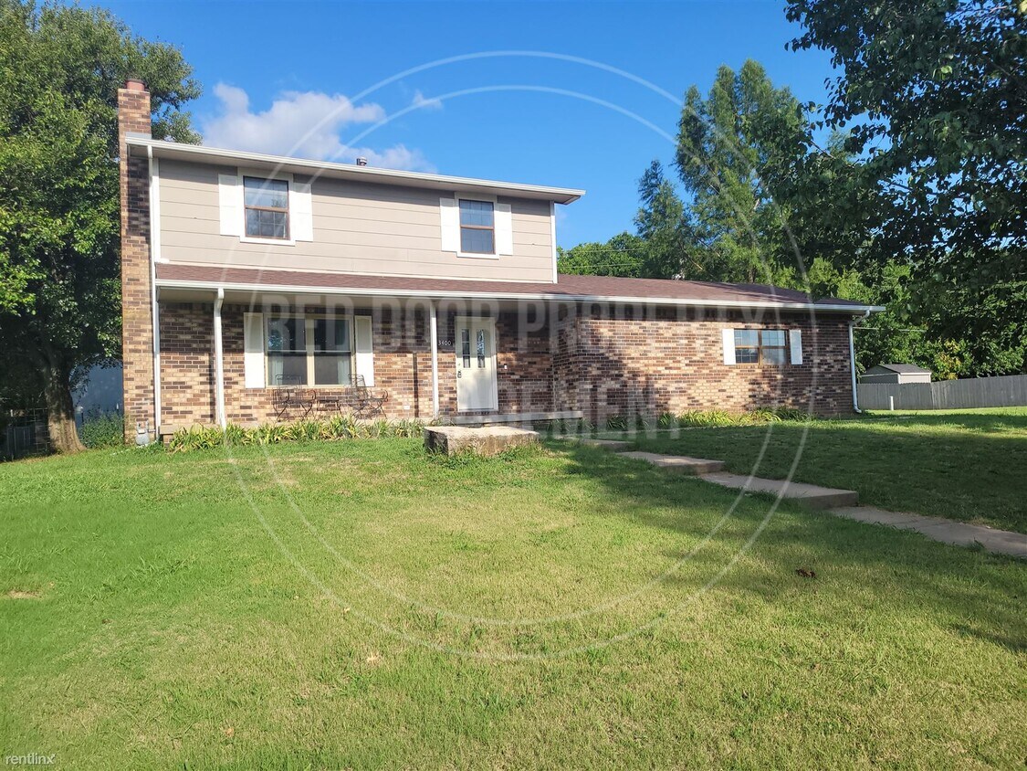 Primary Photo - 4 br, 3.5 bath House - 3400 North Ridgecre...