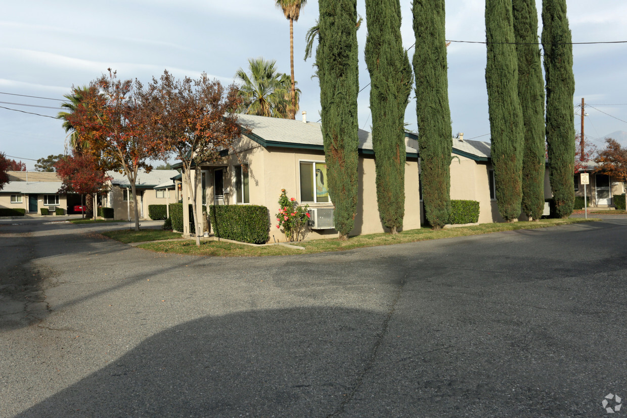 Building Photo - Central Avenue Apartments