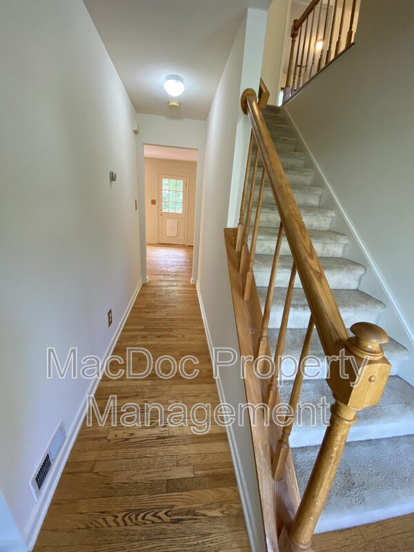 Building Photo - 9 Brown Circle