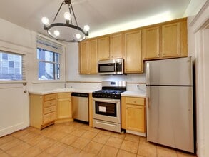 Building Photo - 617 Natoma St