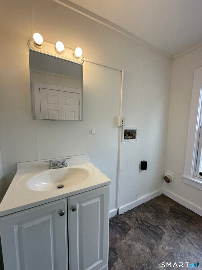 Foto del edificio - 162 Norwich Ave