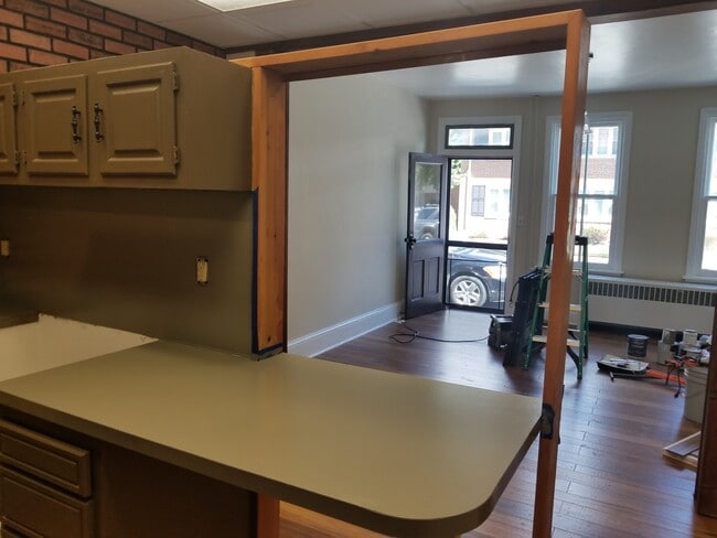 Building Photo - 307 N Market St