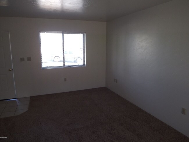 Building Photo - 4440 N Viewpoint Dr