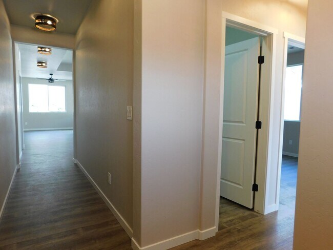 Foto del edificio - New Construction NE Grand Junction