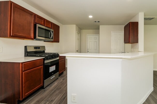 Building Photo - 5711 Latta Plantation Dr