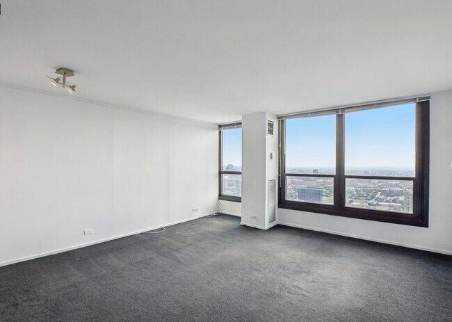 Foto del edificio - 1030 N State St