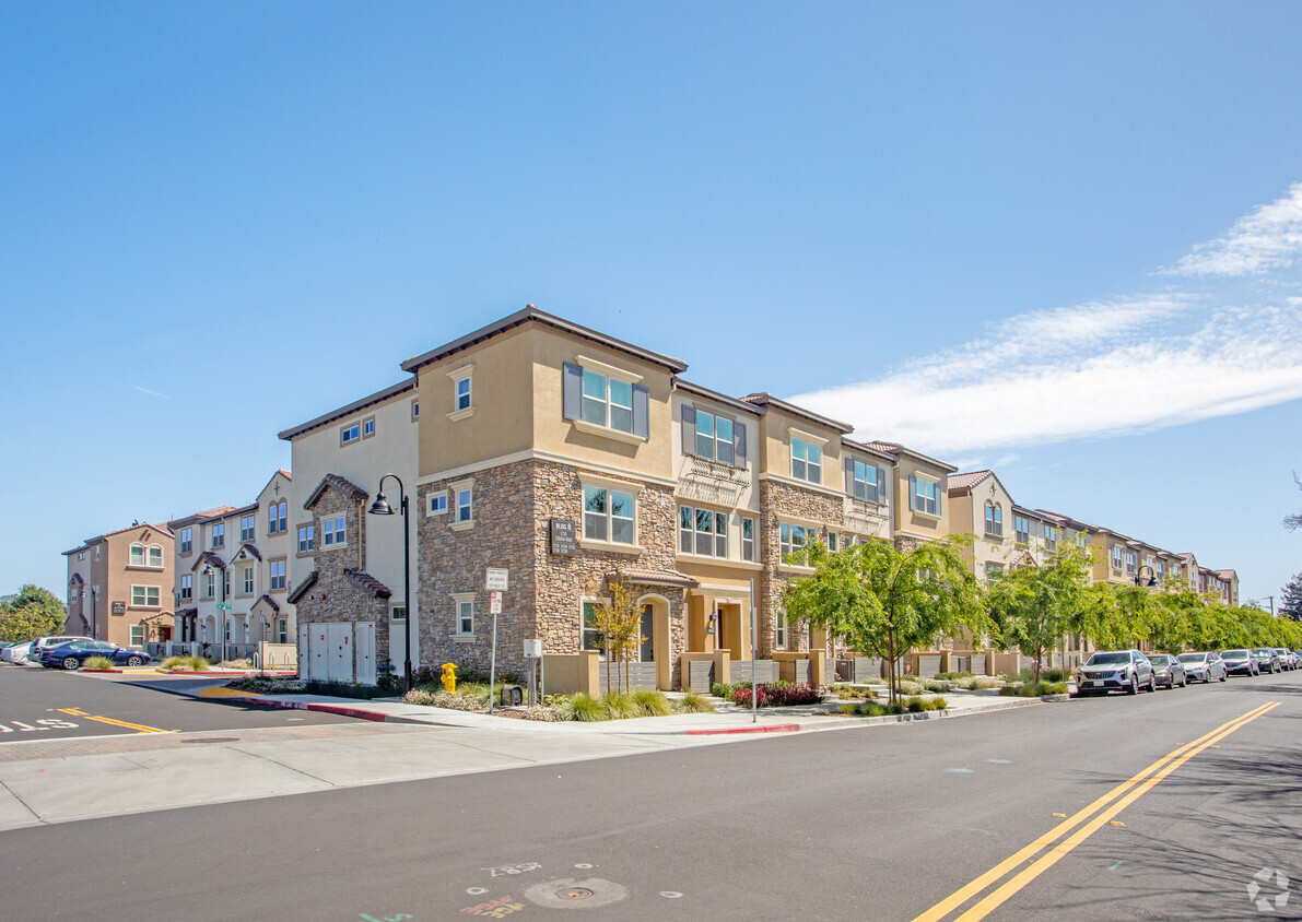 Primary Photo - Granite Ridge Apartments