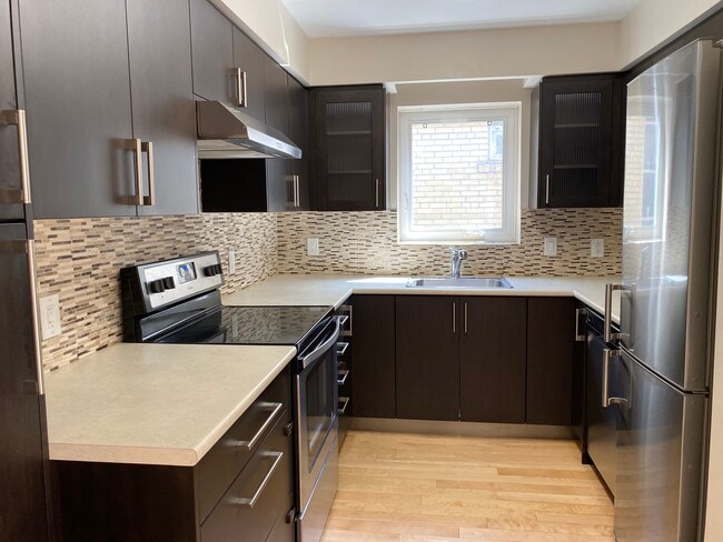 Building Photo - 221 Kenilworth Av