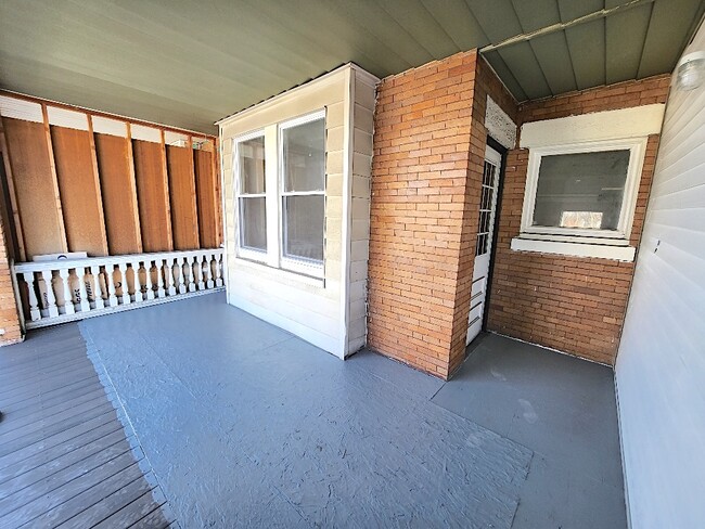Building Photo - 5448 Walnut St