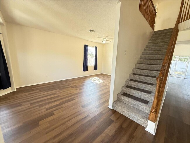 Building Photo - 12653 Longcrest Dr