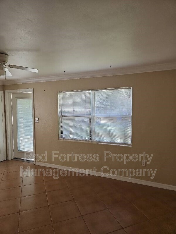 Building Photo - 2349 South St