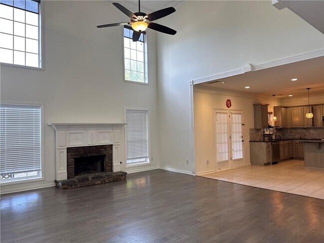 Foto del edificio - 2908 Belfaire Lake Dr