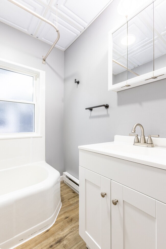 Building Photo - 1226 McNeilly Ave