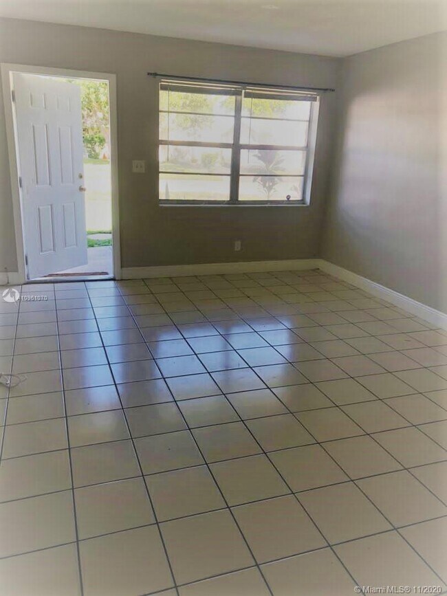 Foto del edificio - 5404 NW 16th Ct