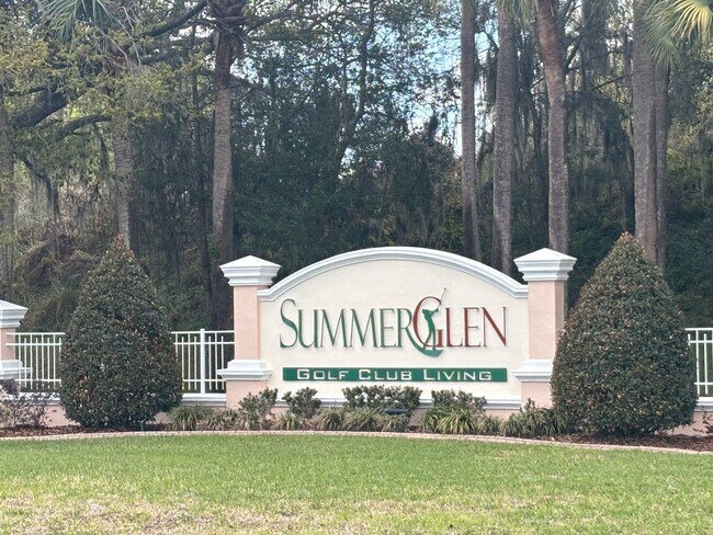 Building Photo - Furnished in gated 55+ golf community