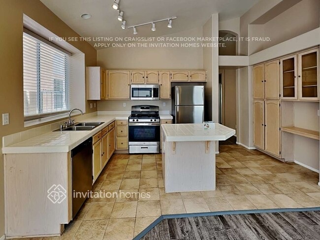 Building Photo - 1707 Talon Ave