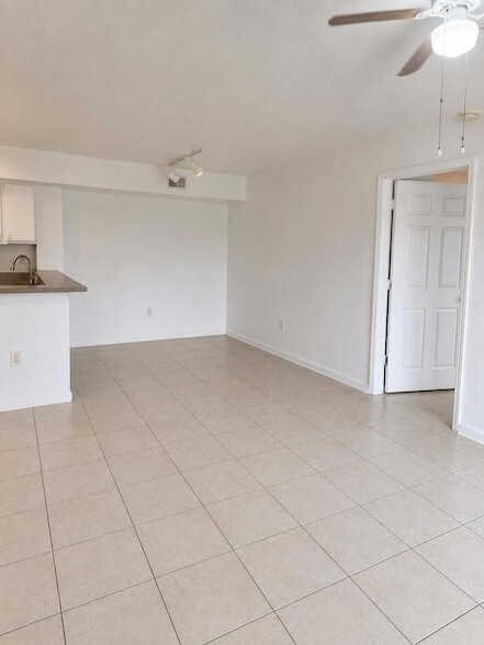 Foto del edificio - 121 SW Palm Dr