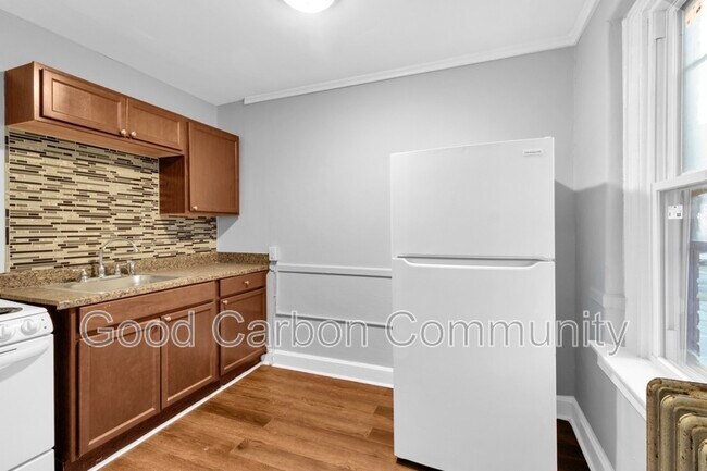 Building Photo - 870 Lafayette Ave