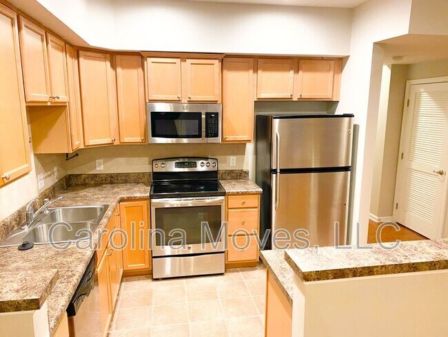 Foto del edificio - 466 Woodbark Ct