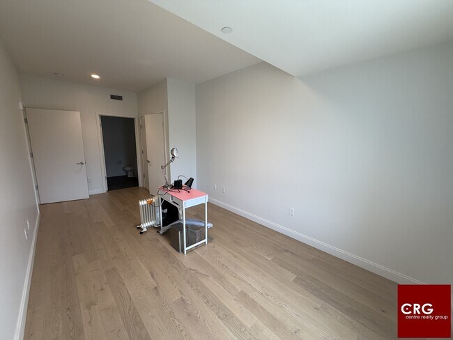 Foto del edificio - 55-56 Brighton Ave. Unit U415