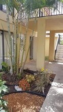 Building Photo - 11386 Royal Palm Blvd