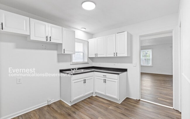 Building Photo - 831 Harlan Ave