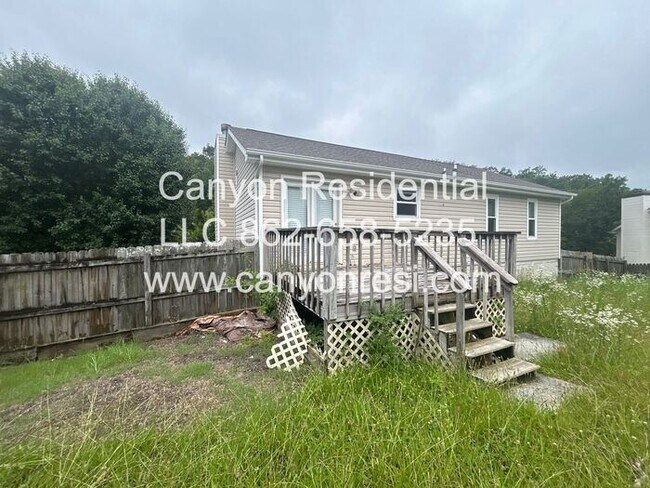 Foto del edificio - 211 Brently Woods Dr