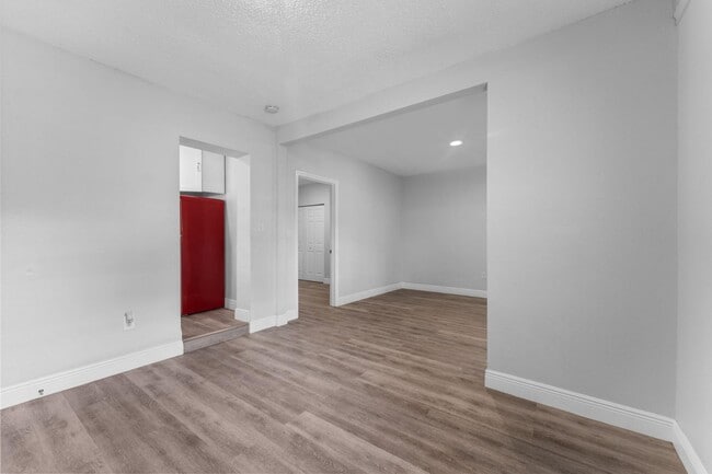 Photo - 7513 N Cortez St Apartment