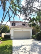 Building Photo - 723 Juniper Ln