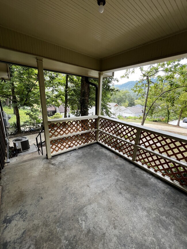 Foto del edificio - 5025 Sunnyside Ave