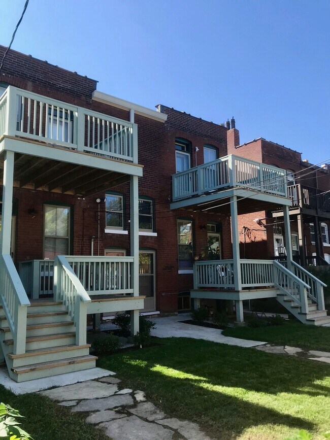 Building Photo - 3007 Sidney St
