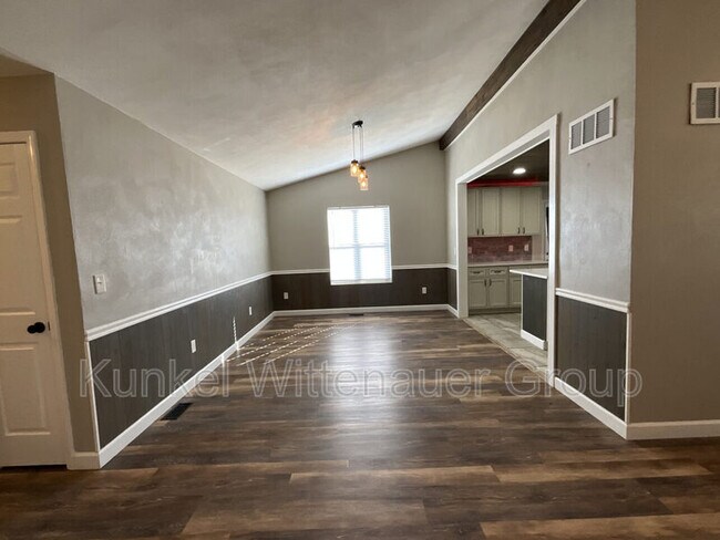 Foto del edificio - 346 Radcliff Rd