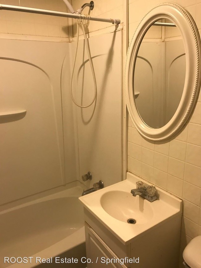 Foto del edificio - 2 br, 1 bath House - 1053 Russell Avenue