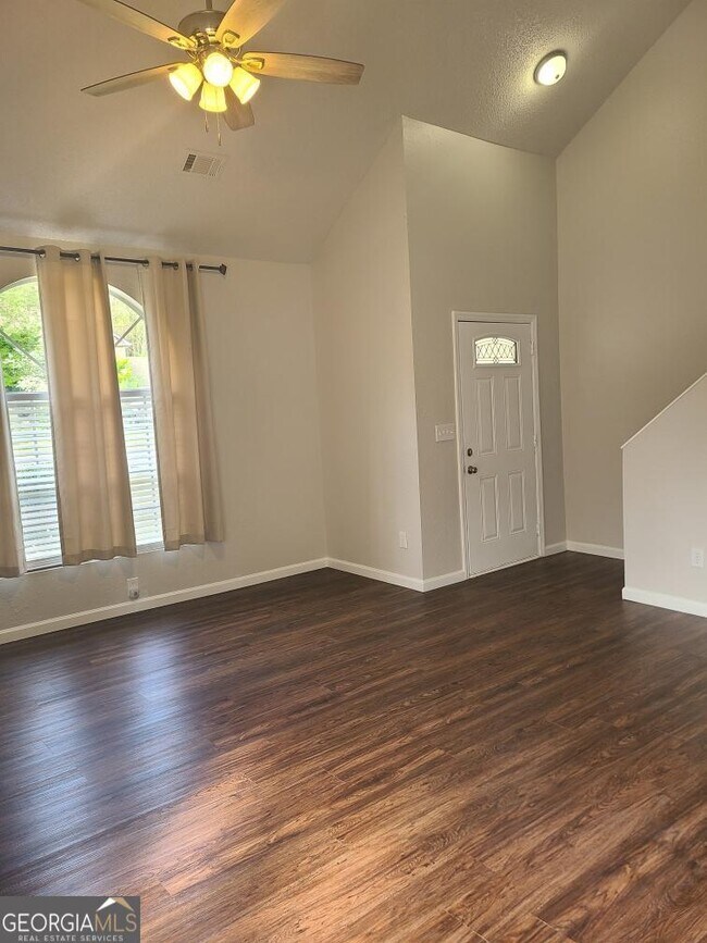 Foto del edificio - 1604 Picadilly Ct NE