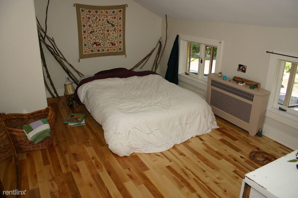 Primary Photo - 130 Lake Ave