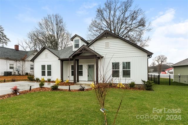 Foto principal - 8613 Lee St