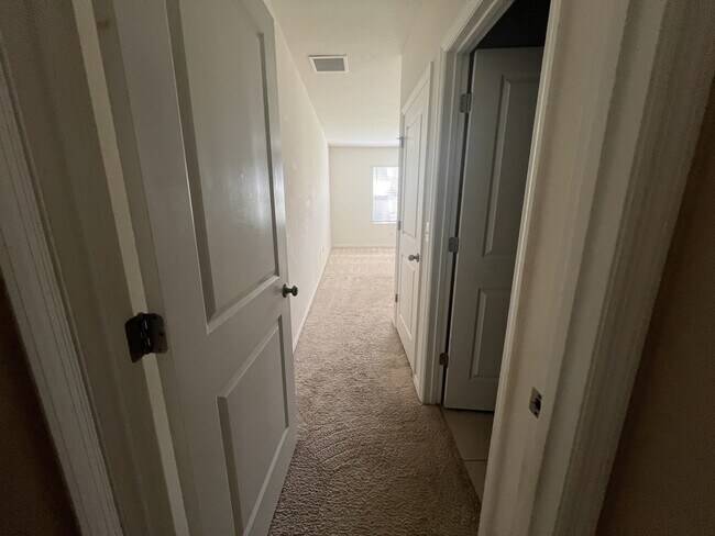 Building Photo - 9704 Pepper Tree Trl