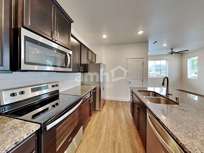 Foto del edificio - 33084 Ten Trails Pkwy