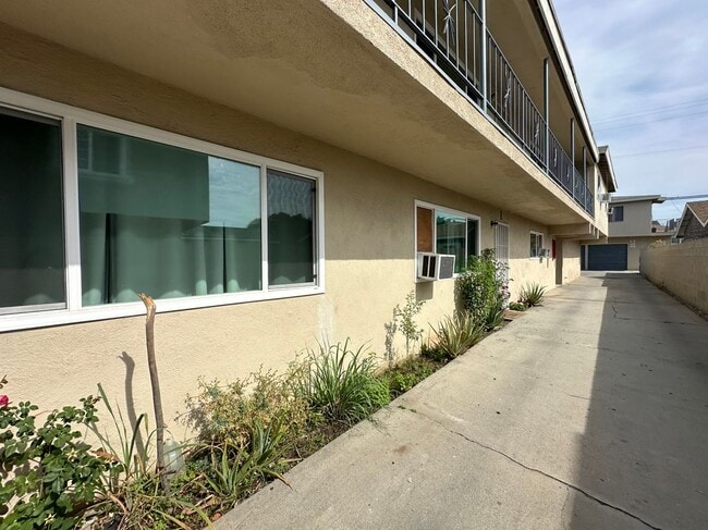 Building Photo - 6543 Hannon St