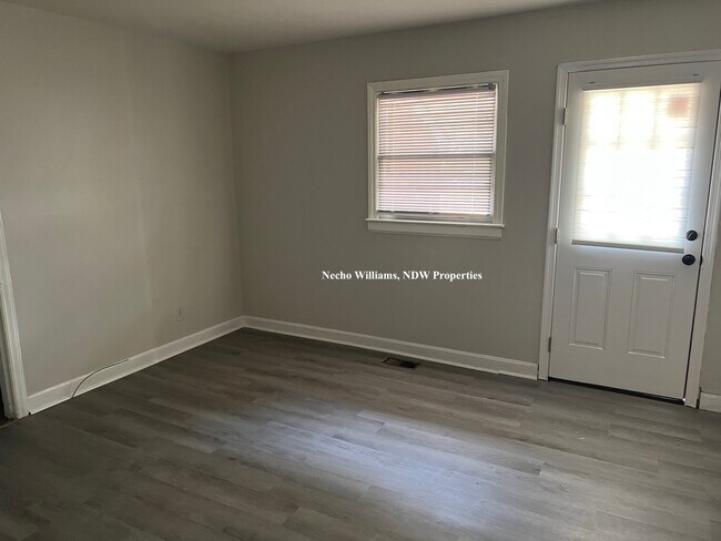 Foto del edificio - 1100 N Cambridge Cir