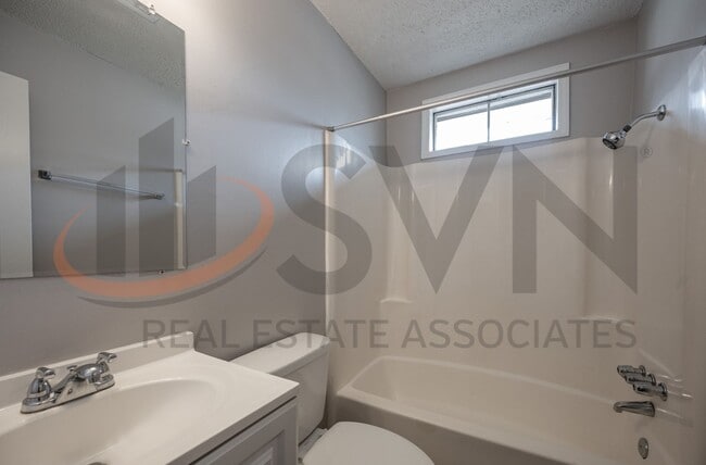 Building Photo - 910 Fiske St