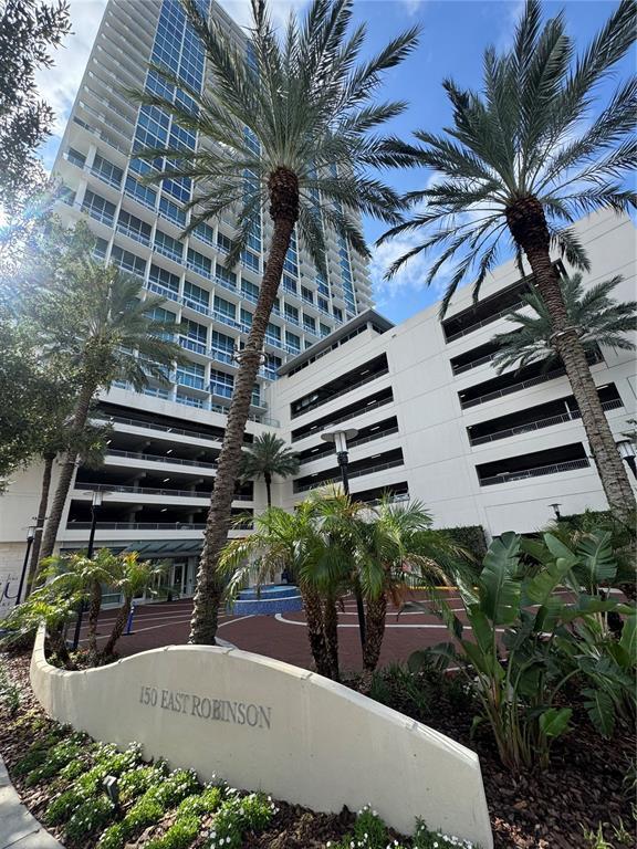 Foto del edificio - 150 E Robinson St