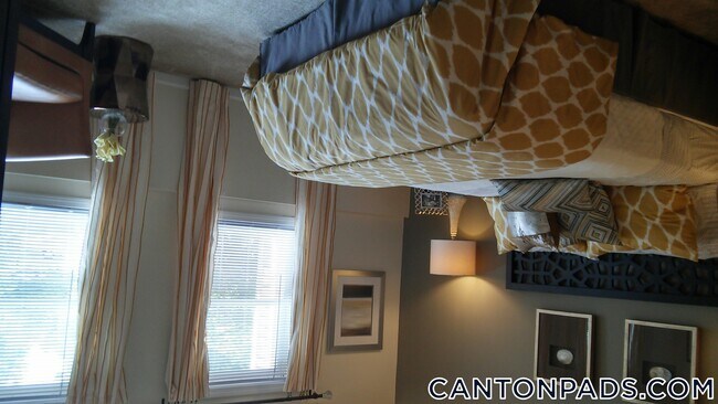 Foto del edificio - 12 Waterfall Dr