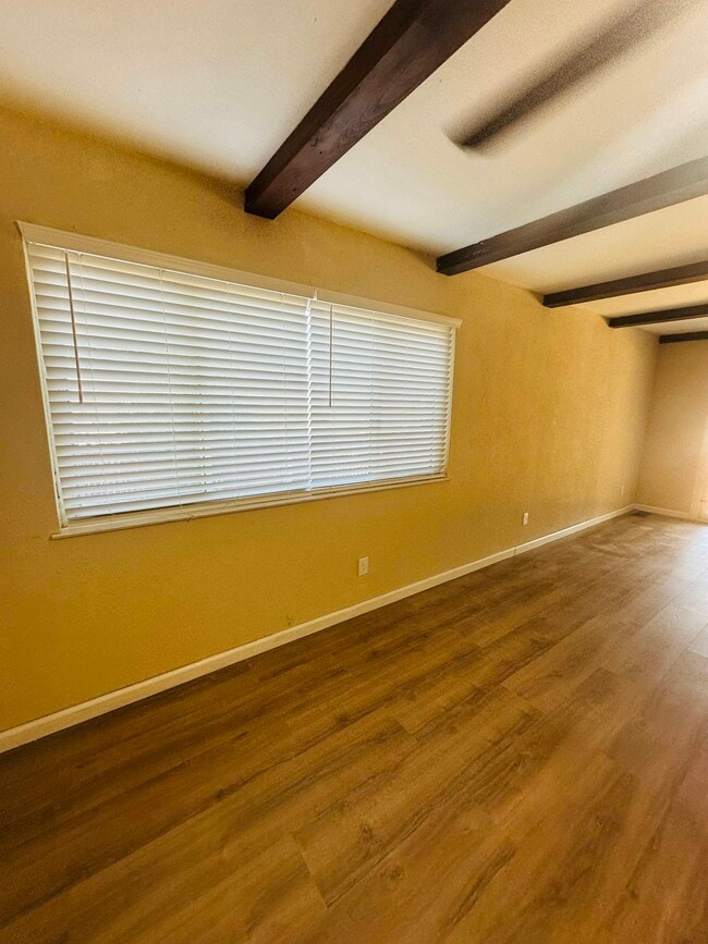 Building Photo - 6713 Greenleaf Dr